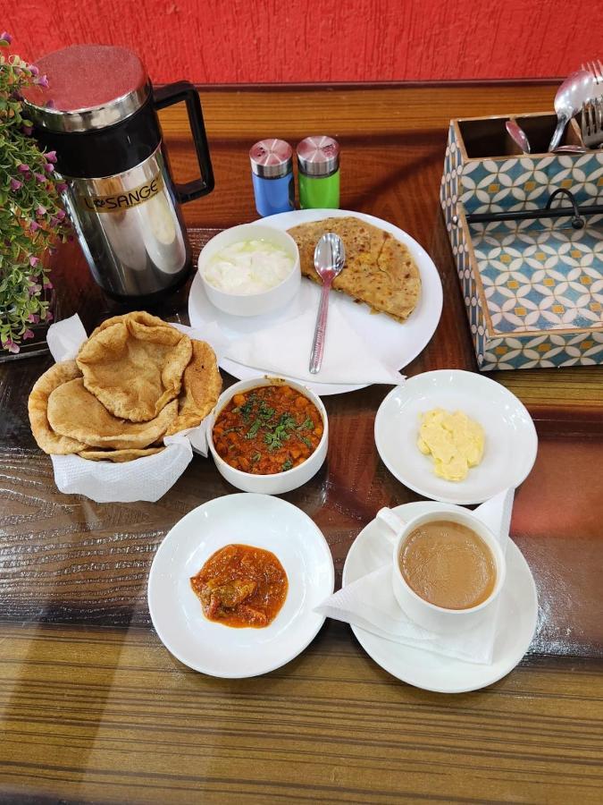 ניו דלהי Hotel Ambe Inn By Ambience Delhi Igi Airport מראה חיצוני תמונה
